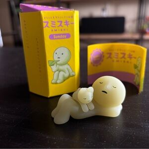 [NEW] Smiski Sunday Series Sunbathing with Mini Surprise Cat